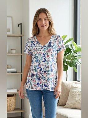 Philosophy || Woman’s high low floral V-neck blouse size Small